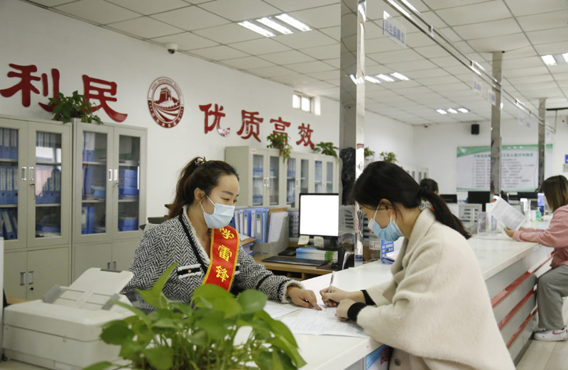 減負(fù)增效重實(shí)干 擔(dān)當(dāng)盡責(zé)開新篇  ——黨的十九大以來以習(xí)近平同志為核心的黨中央整治形式主義為基層減負(fù)綜述